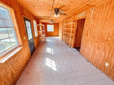 2 Bedroom Country Home On 2 Acres - image 15