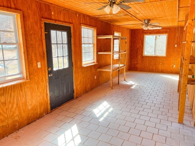 2 Bedroom Country Home On 2 Acres - image 17