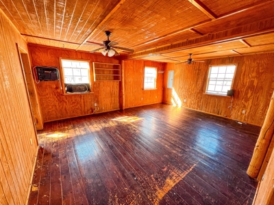 2 Bedroom Country Home On 2 Acres - image 11