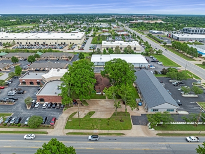 Commercial Building For Sale - image 1