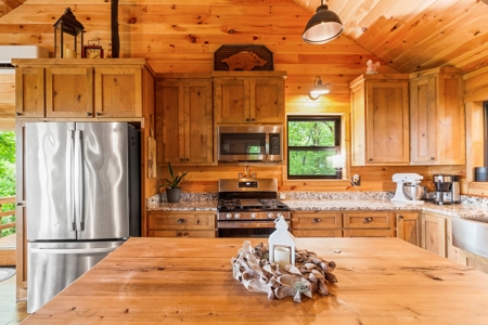 153+/- Acres with Home and Shop For Sale in Pangburn, AR - image 5
