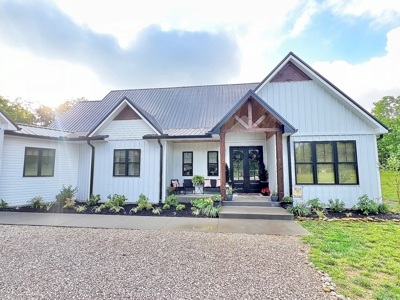 Kentucky Country Home With Land - image 37