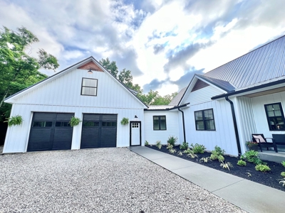 Kentucky Country Home With Land - image 39