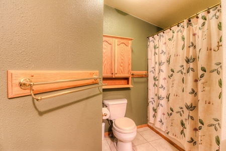 Harmony Hill Country Home on Acreage - image 7