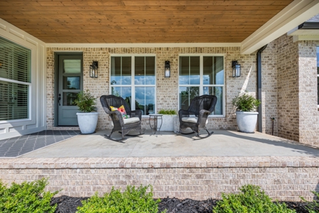 TN Lakeview Custom Home w/Upscale Cabinets & Veranda - image 5