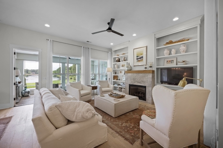 TN Lakeview Custom Home w/Upscale Cabinets & Veranda - image 8