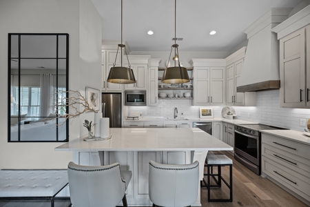 TN Lakeview Custom Home w/Upscale Cabinets & Veranda - image 27