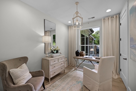 TN Lakeview Custom Home w/Upscale Cabinets & Veranda - image 15