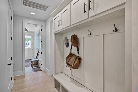 TN Lakeview Custom Home w/Upscale Cabinets & Veranda - image 17