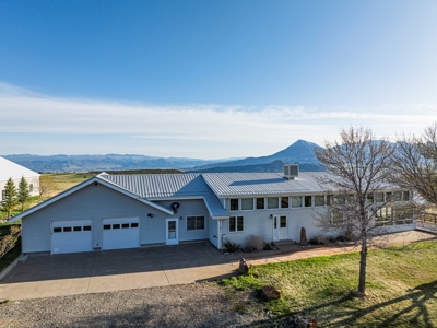Mountain View Ranch: Luxury Living in Crawford, Colorado - image 2