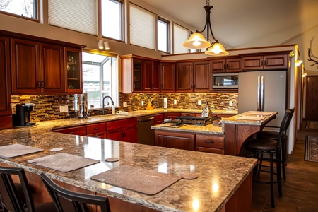 Mountain View Ranch: Luxury Living in Crawford, Colorado - image 17