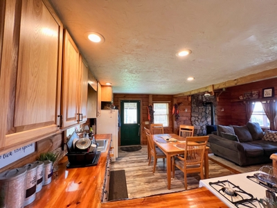 Off-grid Homestead - image 9