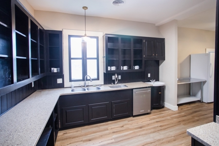 Historic 1865 Home for sale in TN, Wedding Venue, Airbnb - image 32