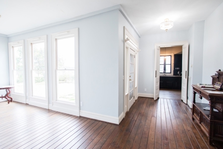 Historic 1865 Home for sale in TN, Wedding Venue, Airbnb - image 13