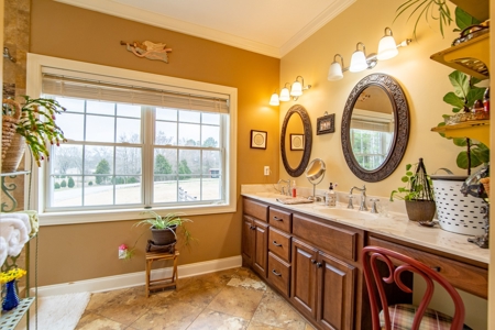 Country Multi-Home Farm for Sale in West TN - image 16