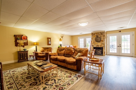 Country Multi-Home Farm for Sale in West TN - image 33