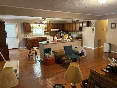 Home in Burkesville, Kentucky - image 14