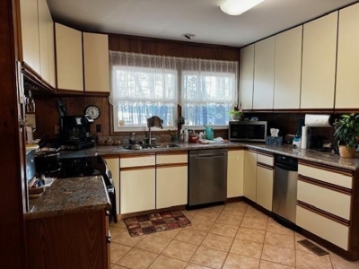 Sunset Views Await: Kerr Lake Oasis In VA - image 8