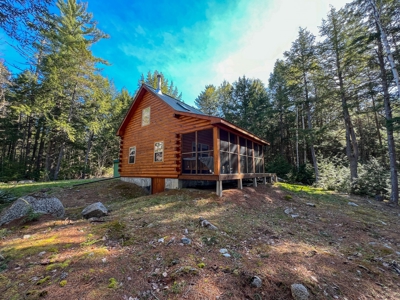 Maine Lakefront Log Home - image 1