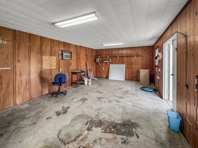 Country Home for Sale with 5.5 Acres of Land, Shop and Pond - image 48