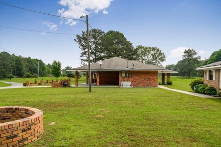 Country Home for Sale with 5.5 Acres of Land, Shop and Pond - image 6