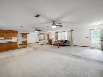 Country Home for Sale with 5.5 Acres of Land, Shop and Pond - image 28