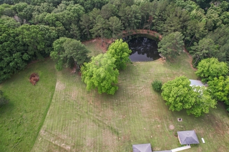 Country Home for Sale with 5.5 Acres of Land, Shop and Pond - image 22