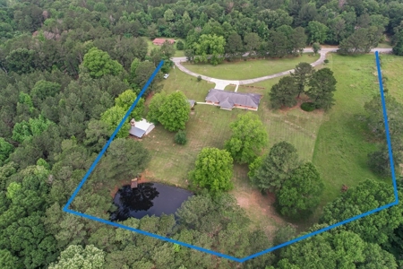Country Home for Sale with 5.5 Acres of Land, Shop and Pond - image 19