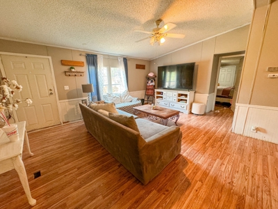 Peaceful Retreat on 14 acres - image 6