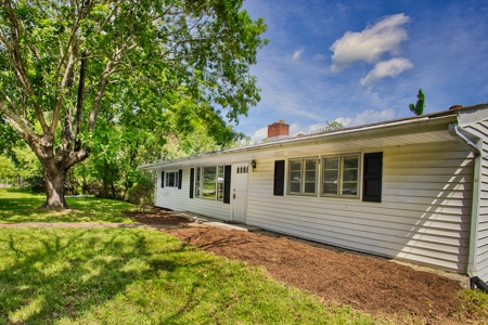 Home for Sale in Pulaski VA - image 3