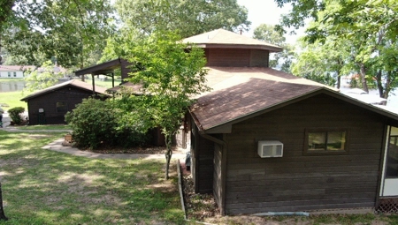 LAKEFRONT HOME on Lake Palestine - image 5
