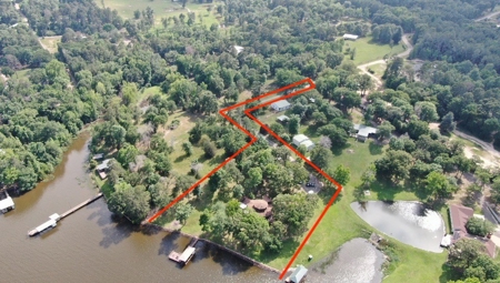 LAKEFRONT HOME on Lake Palestine - image 2