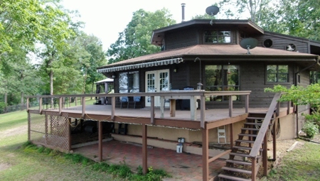 LAKEFRONT HOME on Lake Palestine - image 7