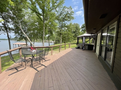 LAKEFRONT HOME on Lake Palestine - image 36