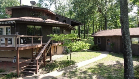LAKEFRONT HOME on Lake Palestine - image 11