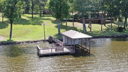LAKEFRONT HOME on Lake Palestine - image 17