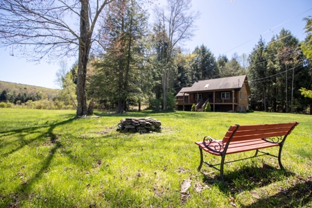 Lakefront Log Cabin at Sean Lake - image 12