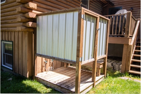 Lakefront Log Cabin at Sean Lake - image 15