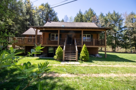 Lakefront Log Cabin at Sean Lake - image 9