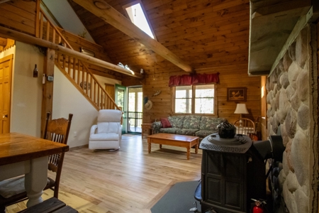 Lakefront Log Cabin at Sean Lake - image 35