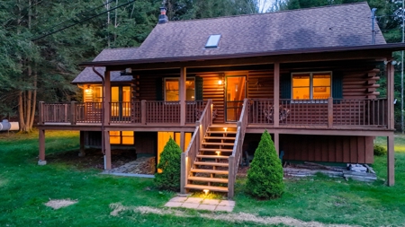 Lakefront Log Cabin at Sean Lake - image 1