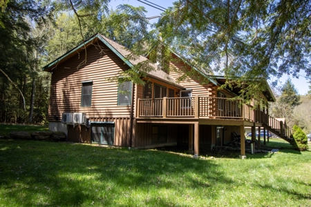 Lakefront Log Cabin at Sean Lake - image 10