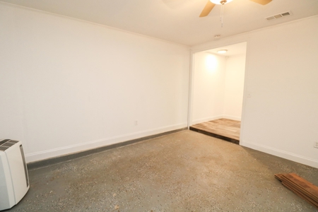 3/2 with Converted Garage, Chicken Coop & Chicken Run! - image 20