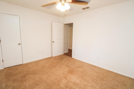 3/2 with Converted Garage, Chicken Coop & Chicken Run! - image 4