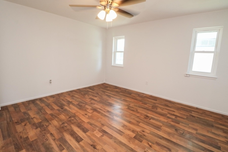 3/2 with Converted Garage, Chicken Coop & Chicken Run! - image 8