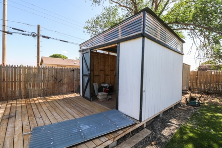 3/2 with Converted Garage, Chicken Coop & Chicken Run! - image 24