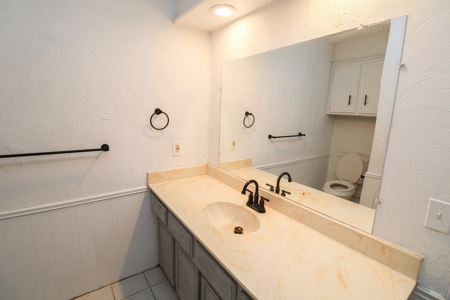 3/2 with Converted Garage, Chicken Coop & Chicken Run! - image 7