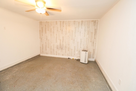 3/2 with Converted Garage, Chicken Coop & Chicken Run! - image 19