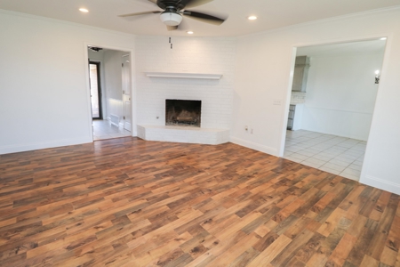 3/2 with Converted Garage, Chicken Coop & Chicken Run! - image 11