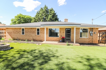 3/2 with Converted Garage, Chicken Coop & Chicken Run! - image 26